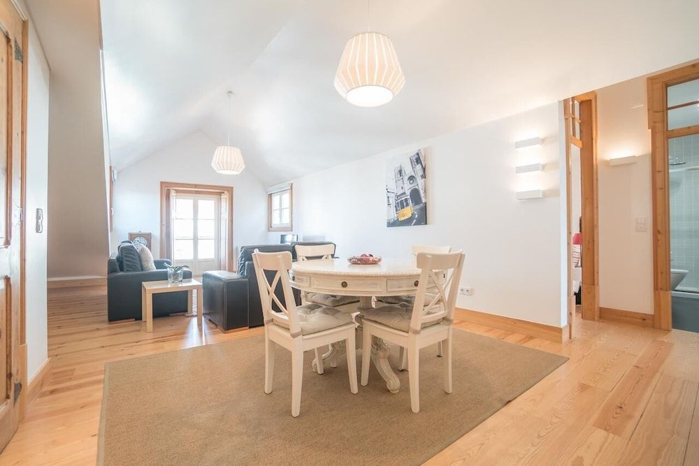 undefined Superb Flat Cathedral & River View 3