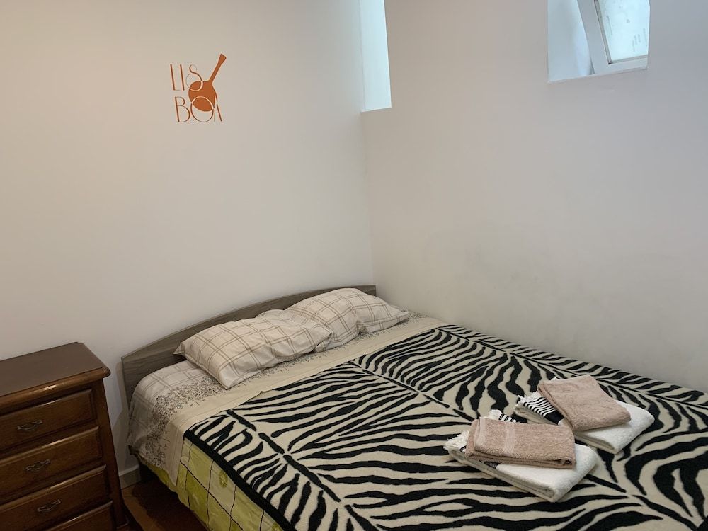 House and Rooms in Lisbon Standard Double Room, Shared Bathroom 2