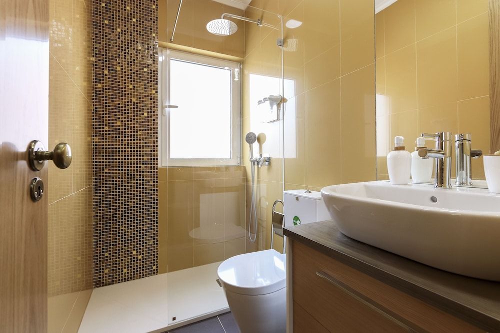 Relaxing Guesthouse - Sónia's Houses Double Room, Shared Bathroom (Warm Sunset Chill 1) 8