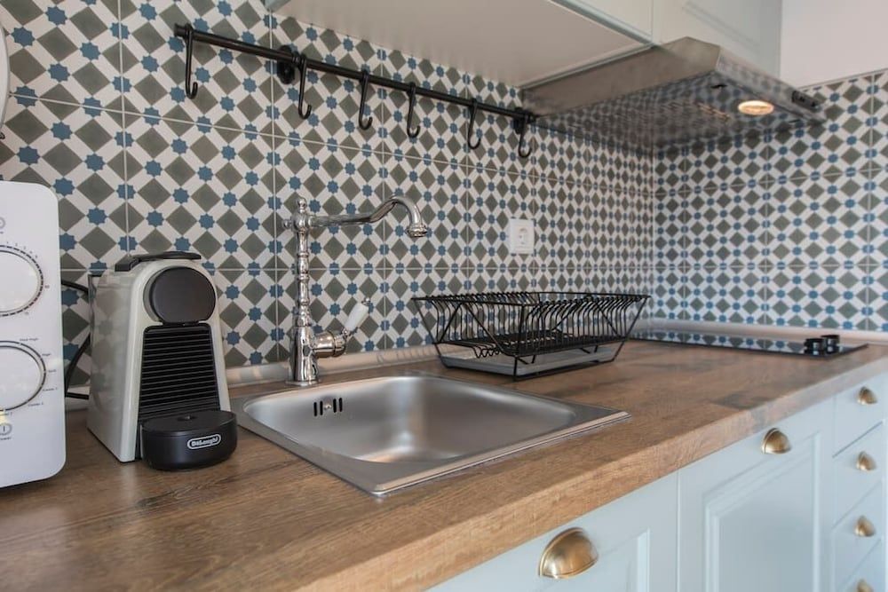 undefined Sunny Studio in City Center 9