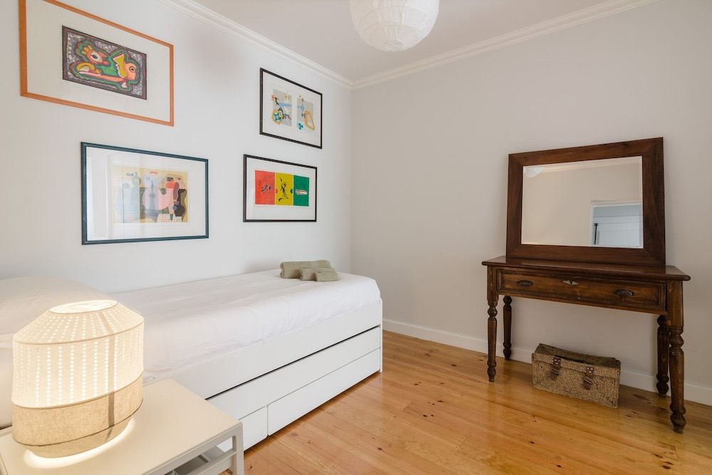 Penha1 · Lisbon's Charming and Bright Apartment Apartment (2 Bedrooms) 6