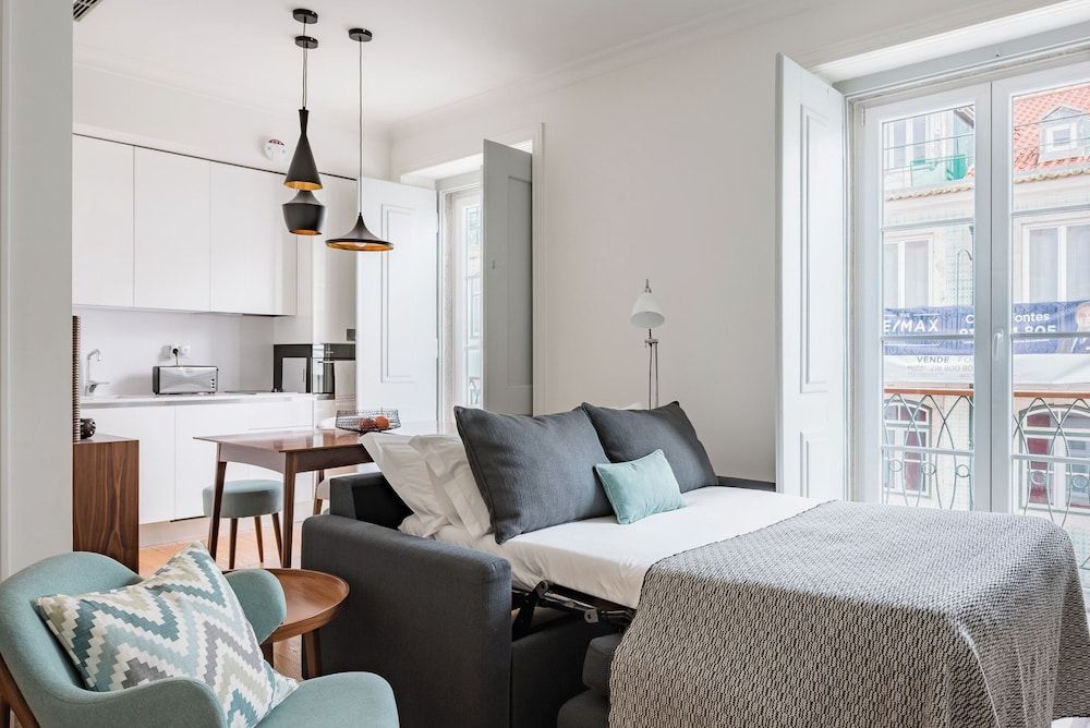 Lis001 · Mid-century Inspired Apartment With River Views Apartment (1 Bedroom) 15