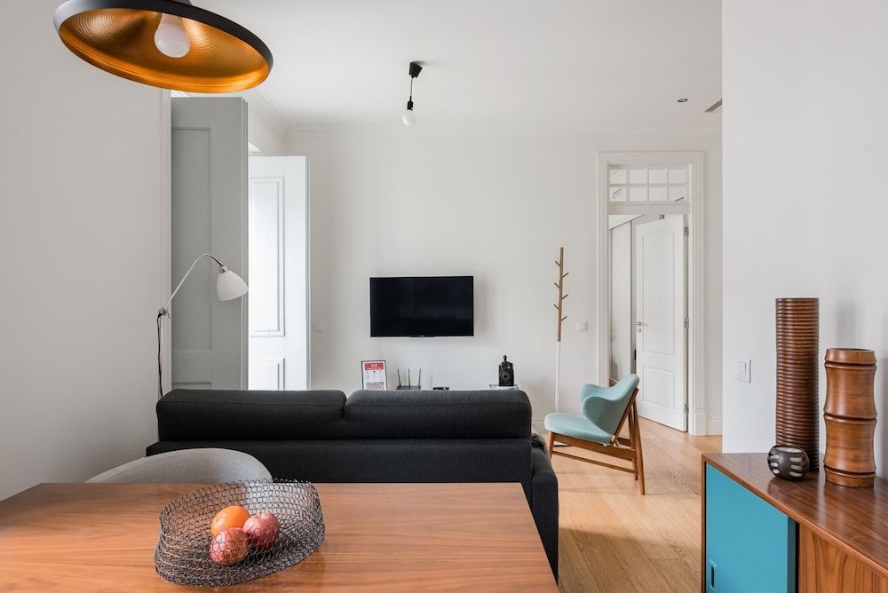 Lis001 · Mid-century Inspired Apartment With River Views Apartment (1 Bedroom) 13