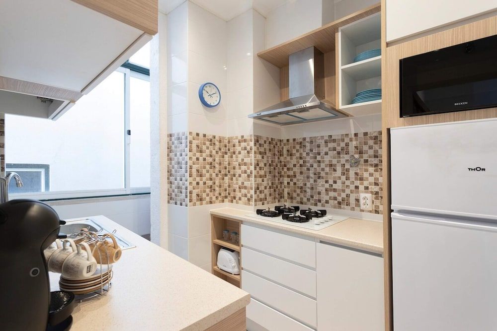 undefined Bright 1 Bedroom Apartment in the Heart of Sunny Lisbon 9