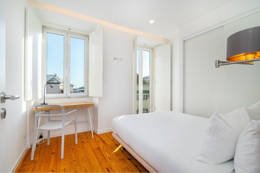 undefined Premium Duplex Business & Families 4