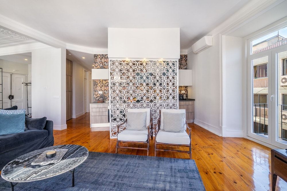 Luxurious Art Deco 3 BR Apartment, 3 Bedrooms, Non Smoking 16