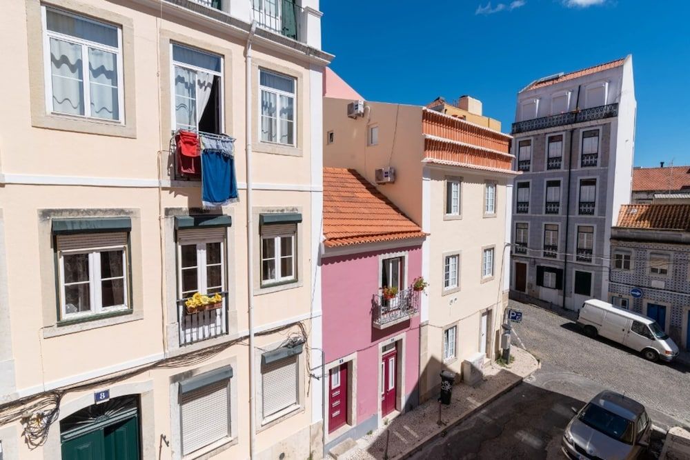 undefined Renovated Cosy 1bedroom Apartment in Santos 3