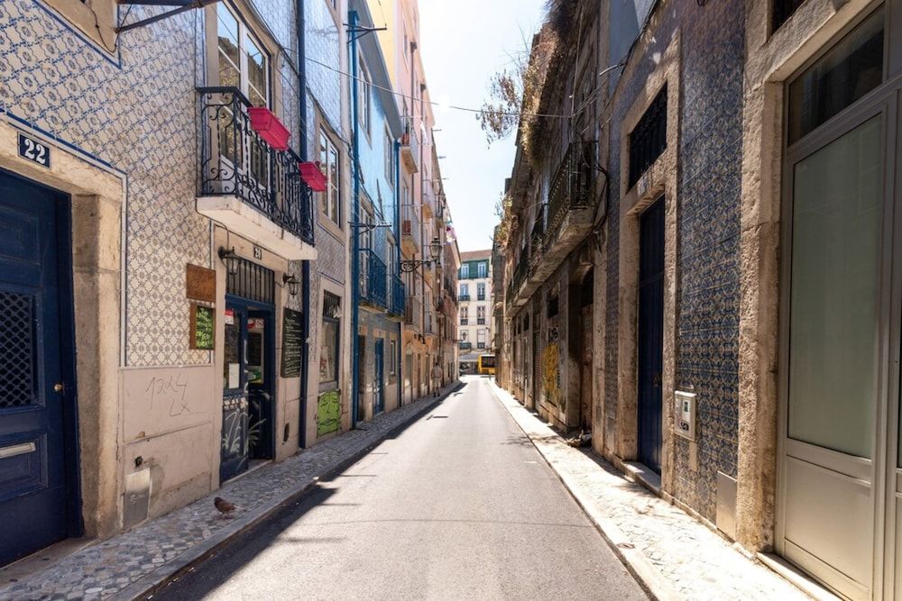 undefined New Apartment With Easy Access in Traditional Area of Lisbon