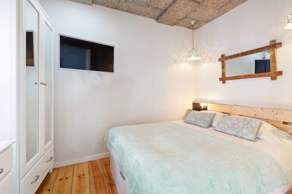 undefined Amazing Studio W Terrace in St George Castle 3