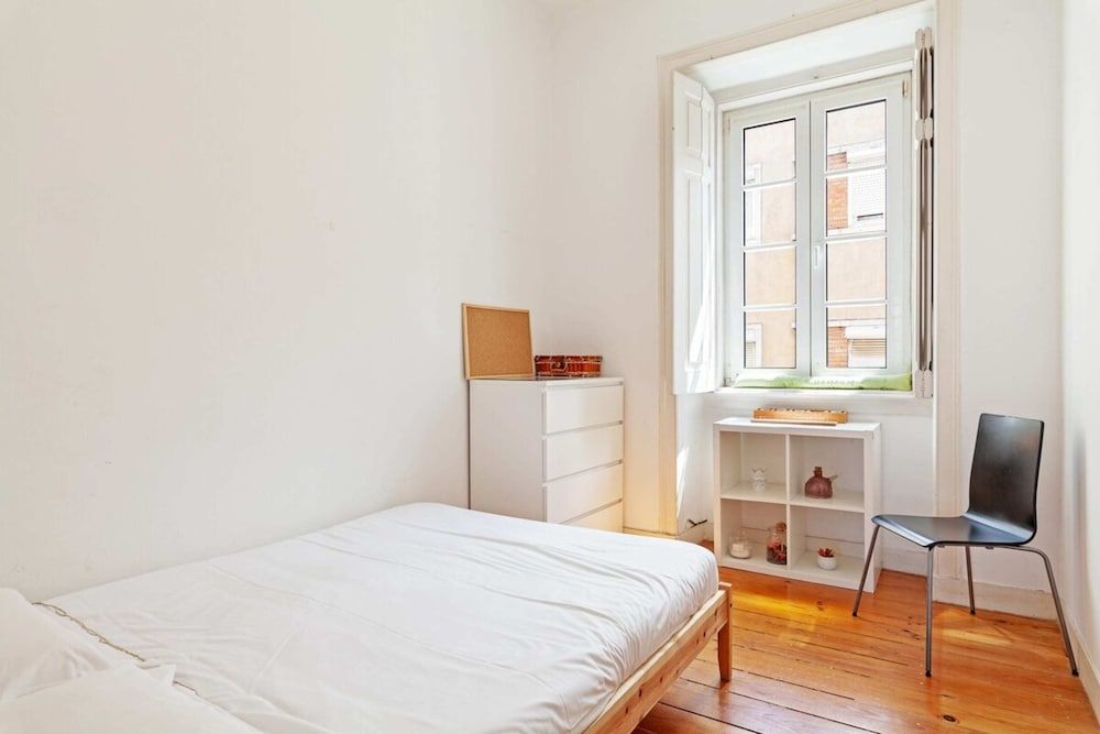 undefined Quiet 3 Bedroom Apartment in Lisbon 9