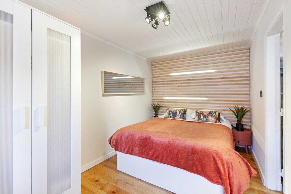 undefined Modern & Bright One Bed Apt in St George's Castle 5