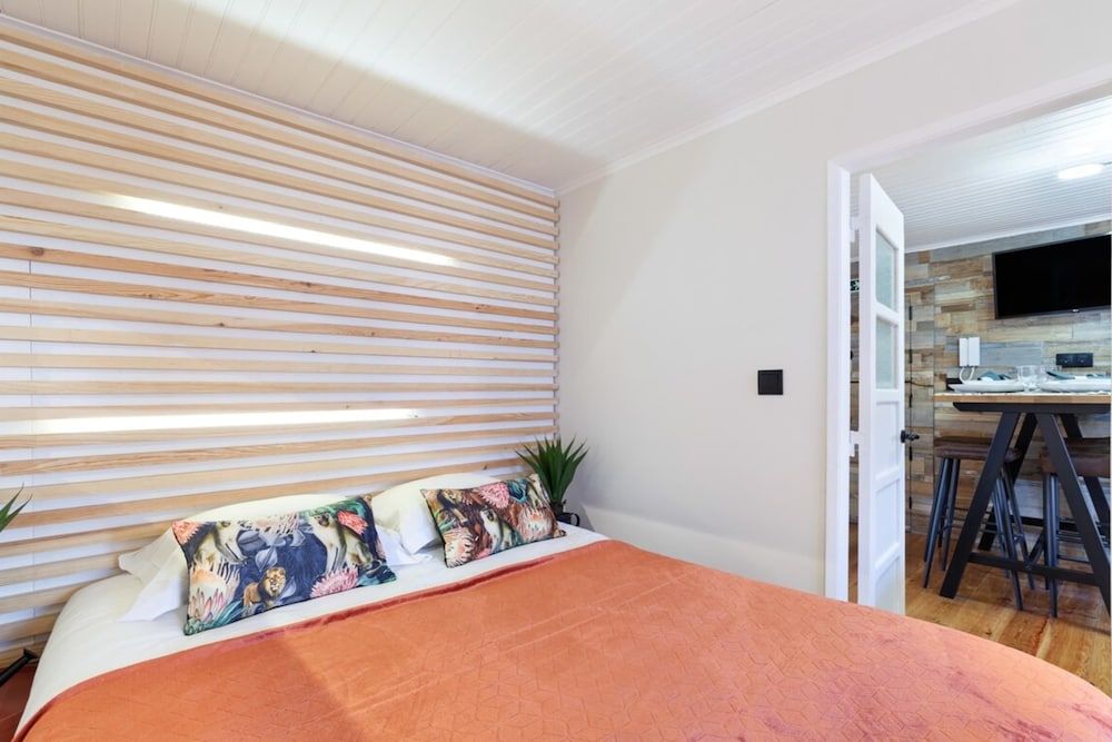 undefined Modern & Bright One Bed Apt in St George's Castle 4