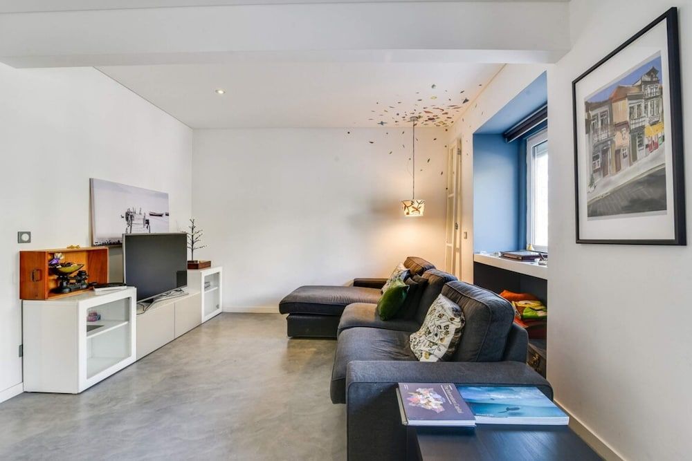 undefined Charming 2 Bedroom Apartment at Restelo 10