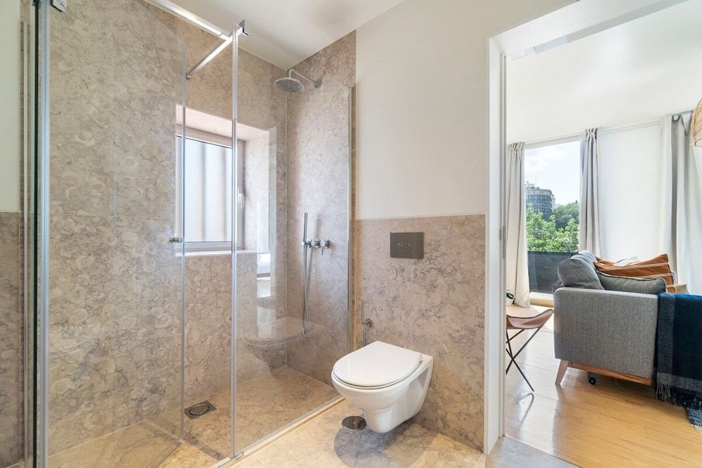 Modern 1BD w AC & Balcony Apartment (1 Bedroom) 18