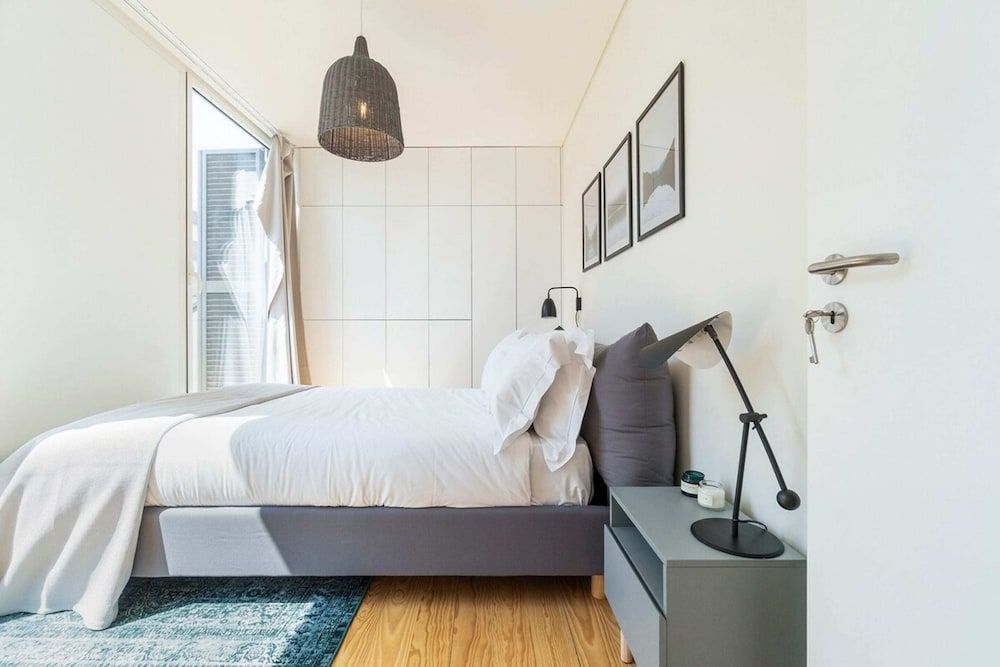 undefined Modern 1BD w AC & Balcony 5