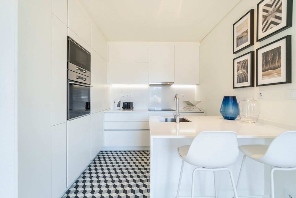 Modern 1BD w AC & Balcony Apartment (1 Bedroom) 11