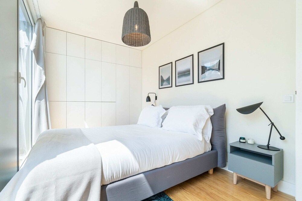 undefined Modern 1BD w AC & Balcony 4