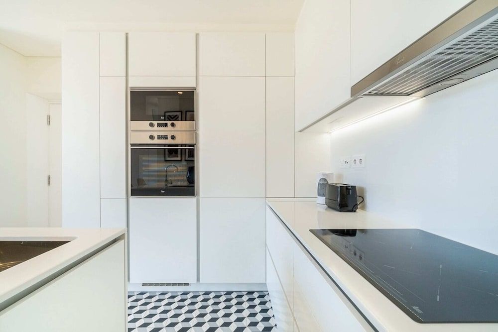 Modern 1BD w AC & Balcony Apartment (1 Bedroom) 9