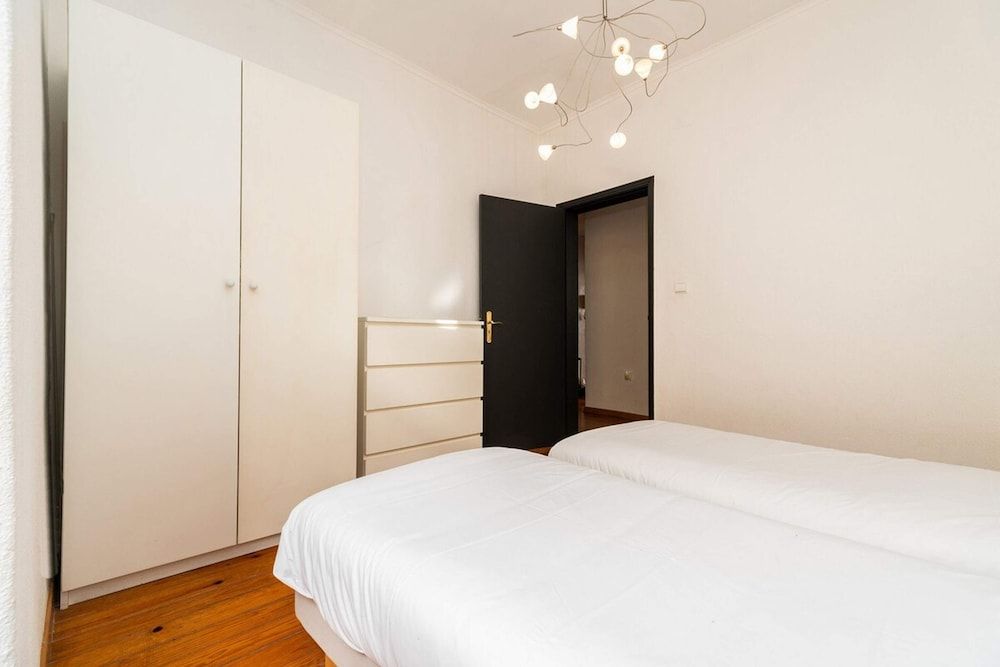 undefined Charming 2 Bedroom Apartment Next to Praça da Figueira 3