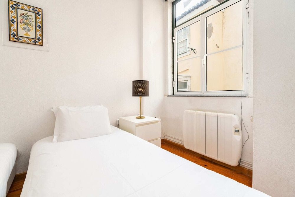 undefined Charming 2 Bedroom Apartment Next to Praça da Figueira 2