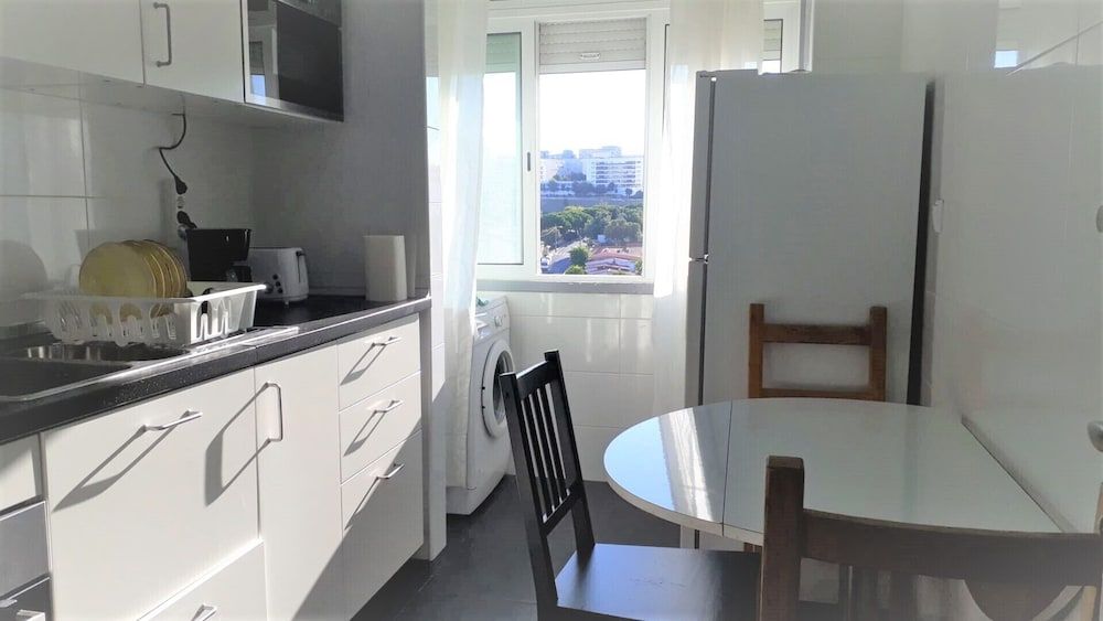 undefined Beautiful Private Room With River View In Lisbon 4