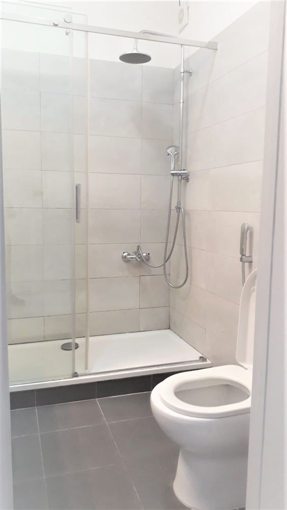 undefined Beautiful Private Room With River View In Lisbon 6