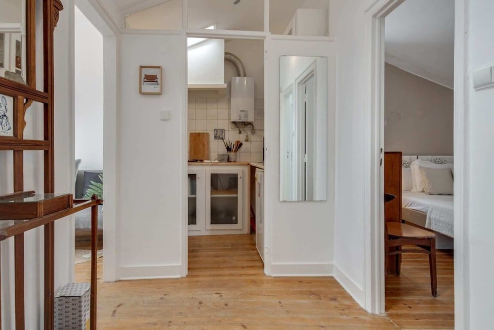 undefined 1 Bedroom Top Floor Apartment w Terrace & River View 5