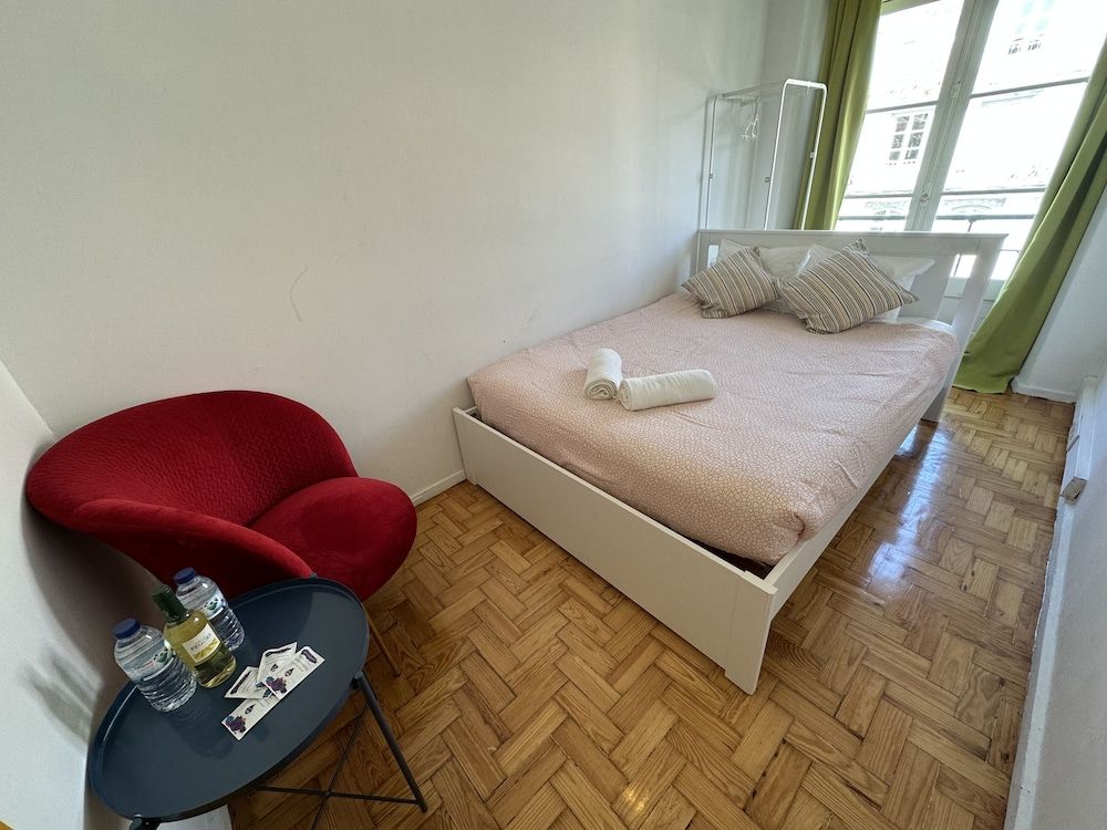 Vistas de Lisboa Hostel Basic Double Room, 1 Double Bed, Balcony, City View 2