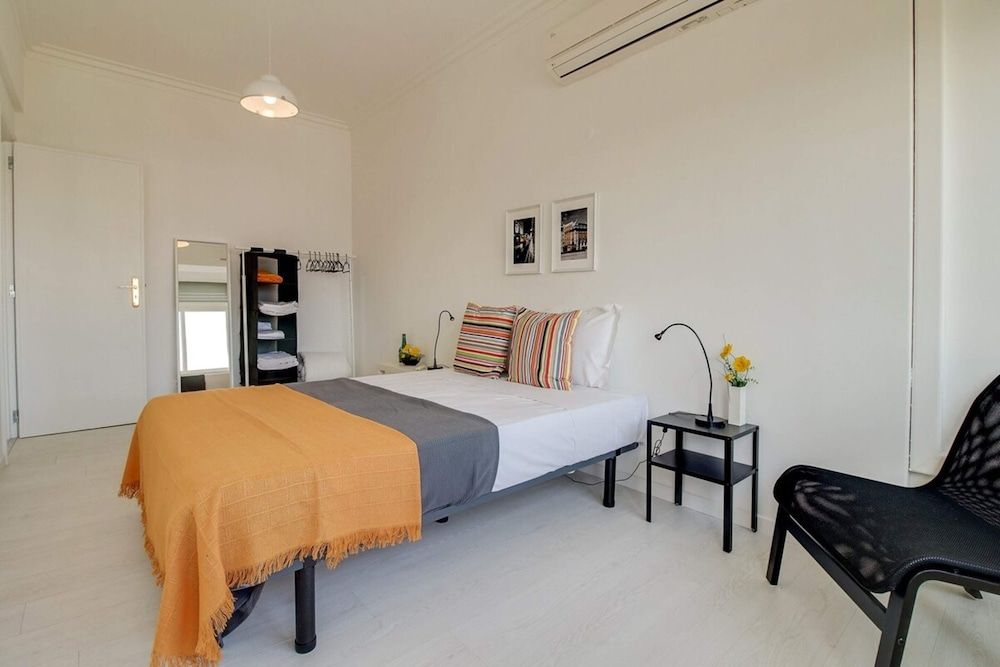 undefined Modern 2 Bedroom Apartment With Views in Lisbon 9