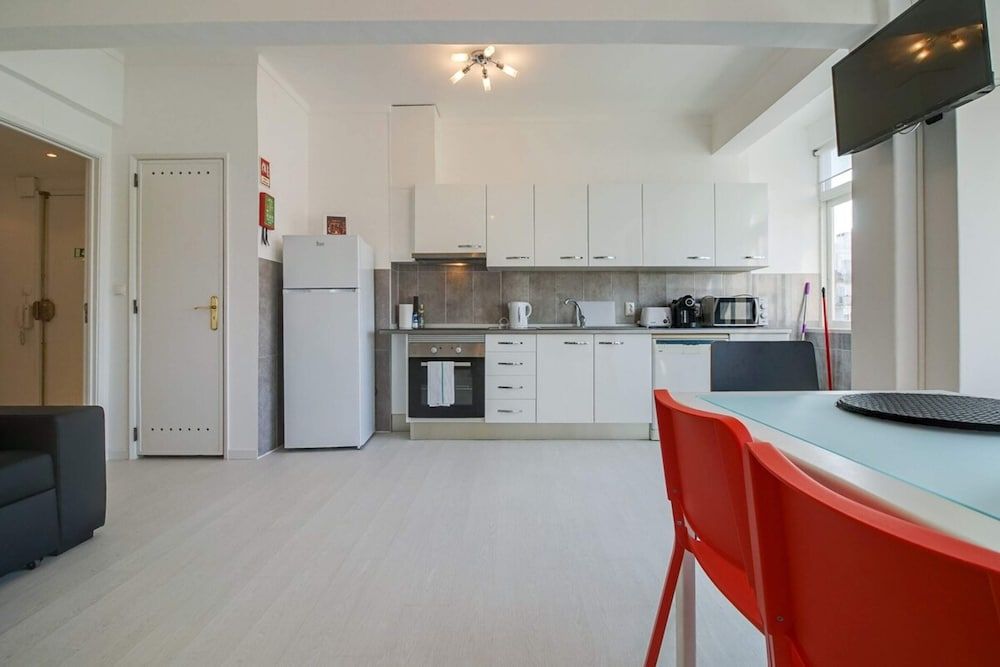 undefined Modern 2 Bedroom Apartment With Views in Lisbon 10