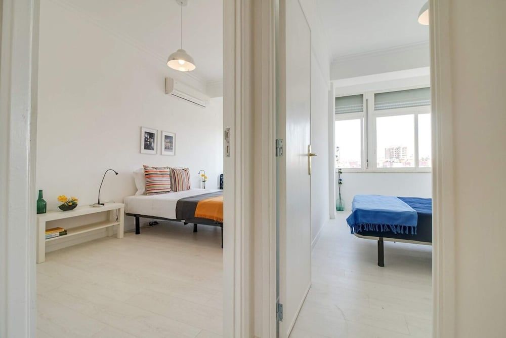 undefined Modern 2 Bedroom Apartment With Views in Lisbon 5