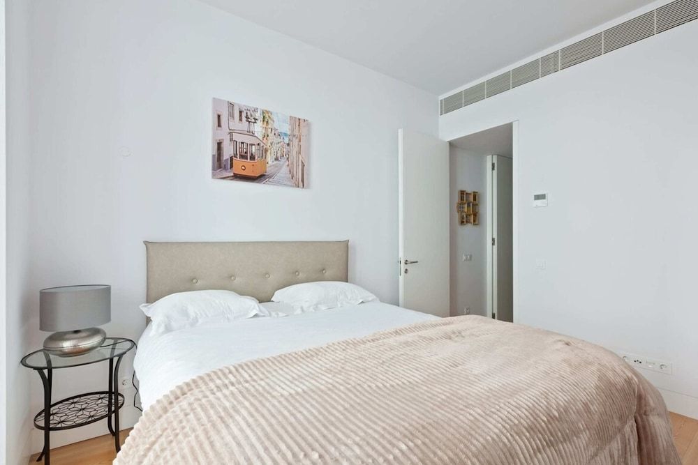 undefined Spacious 1 Bedroom Apartment Near Baixa 8