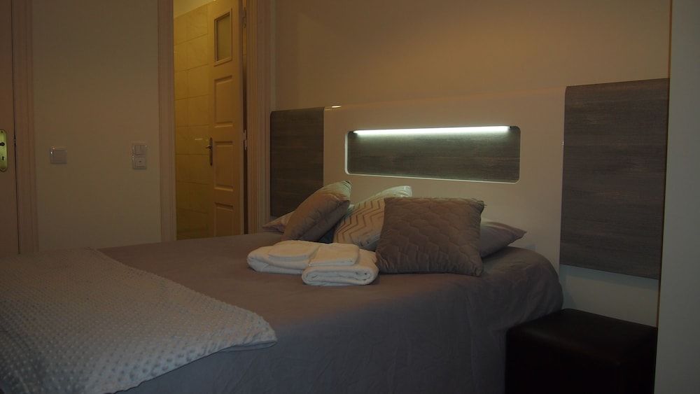 undefined Green View Home 8