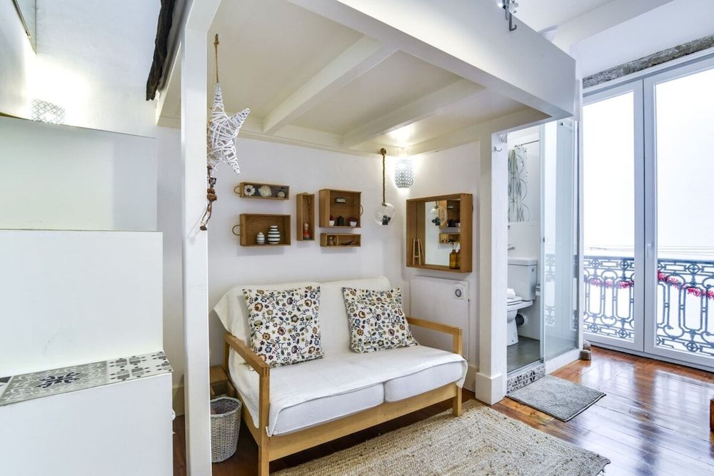 undefined Comfortable Studio in Trendy Bica Neighbourhood 8