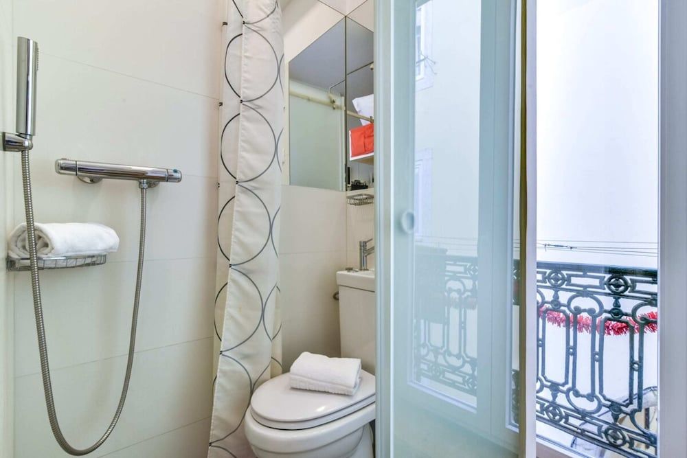 undefined Comfortable Studio in Trendy Bica Neighbourhood 3