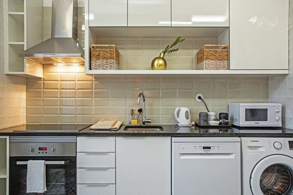 undefined Colourful and Tasteful 2bedroom Apartment in Graça 5