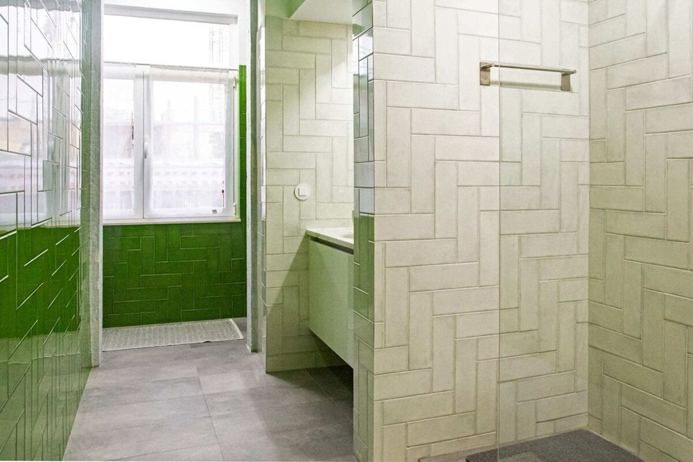 Colourful and Tasteful 2bedroom Apartment in Graça Apartment (2 Bedrooms) 10