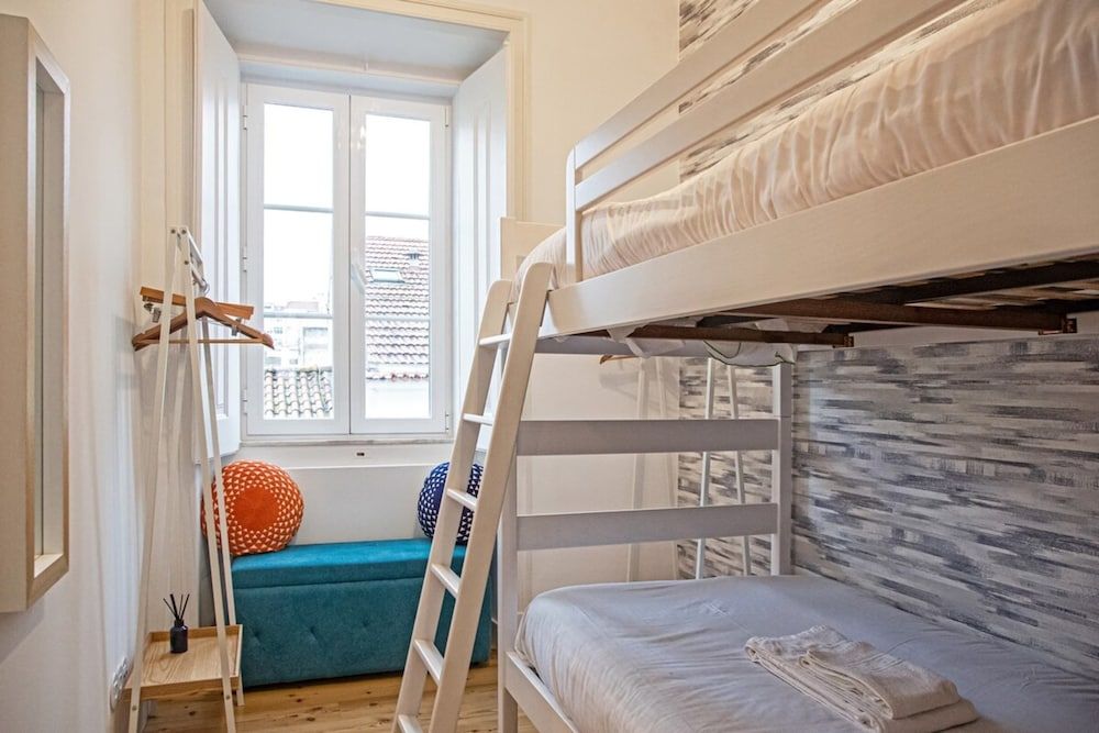 undefined Colourful and Tasteful 2bedroom Apartment in Graça 7