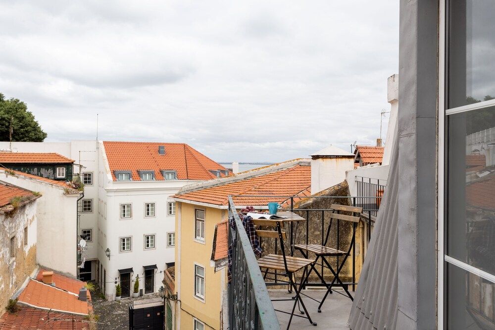 ALTIDO Stunning 4BR Apt w/terrace&seaview in Alfama Comfort Apartment, 4 Bedrooms 22
