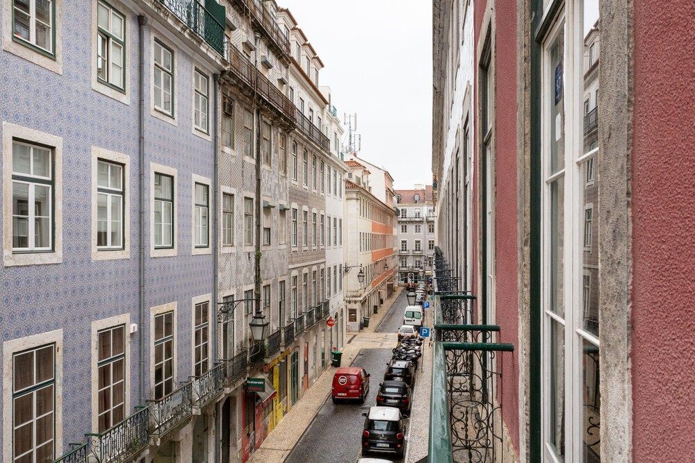 undefined JOIVY Unique 1-BR Apartment in central Chiado 3