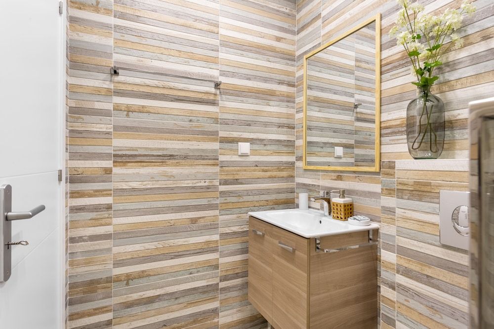 JOIVY Bright & Beautiful 4BR Apt 5 mins to Rato subway Design Apartment, 4 Bedrooms 28