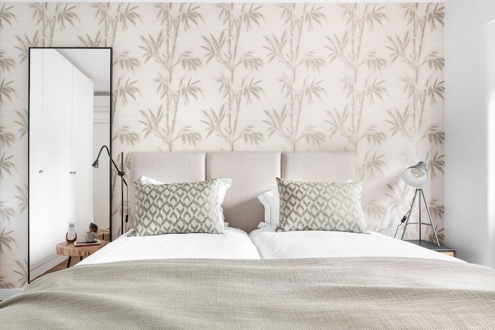 undefined JOIVY Bright & Beautiful 4BR Apt 5 mins to Rato subway 2