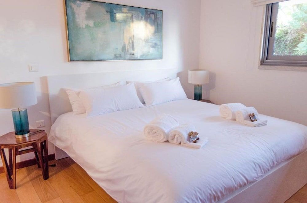 undefined JOIVY Graca Luminous 2-BR Apartment w/Terrace 4