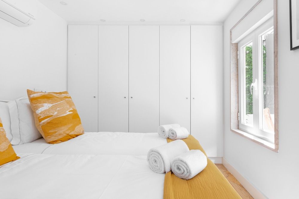 undefined JOIVY Principe Real 2BR Apt w/Terrace nearby Botanical Garden of Lisbon 5