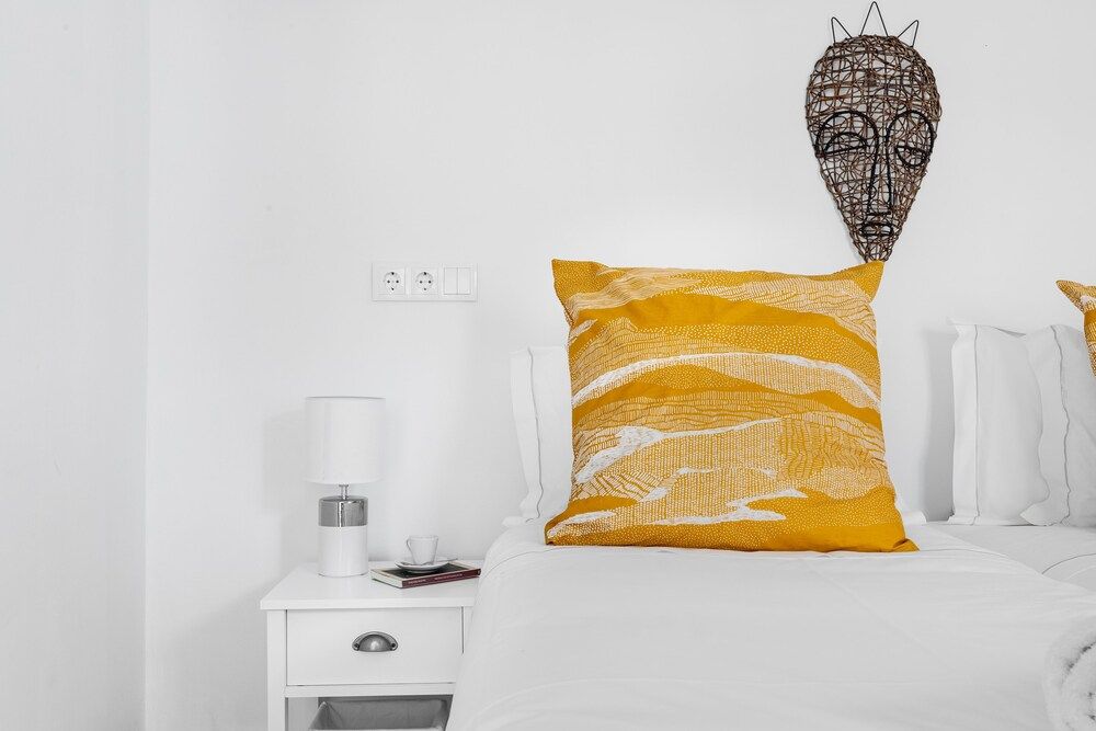 undefined JOIVY Principe Real 2BR Apt w/Terrace nearby Botanical Garden of Lisbon 8