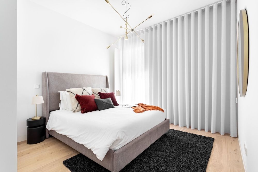 undefined JOIVY Elegant 1-BR Apartment in Perfect Centre 5