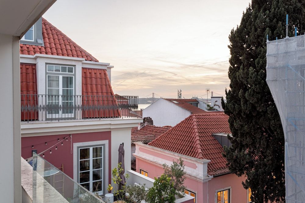 undefined JOIVY 2-BR Flat w/Garage near Castelo de S. Jorge 6