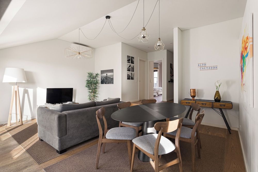 undefined JOIVY 2-BR Flat w/Garage near Castelo de S. Jorge 10