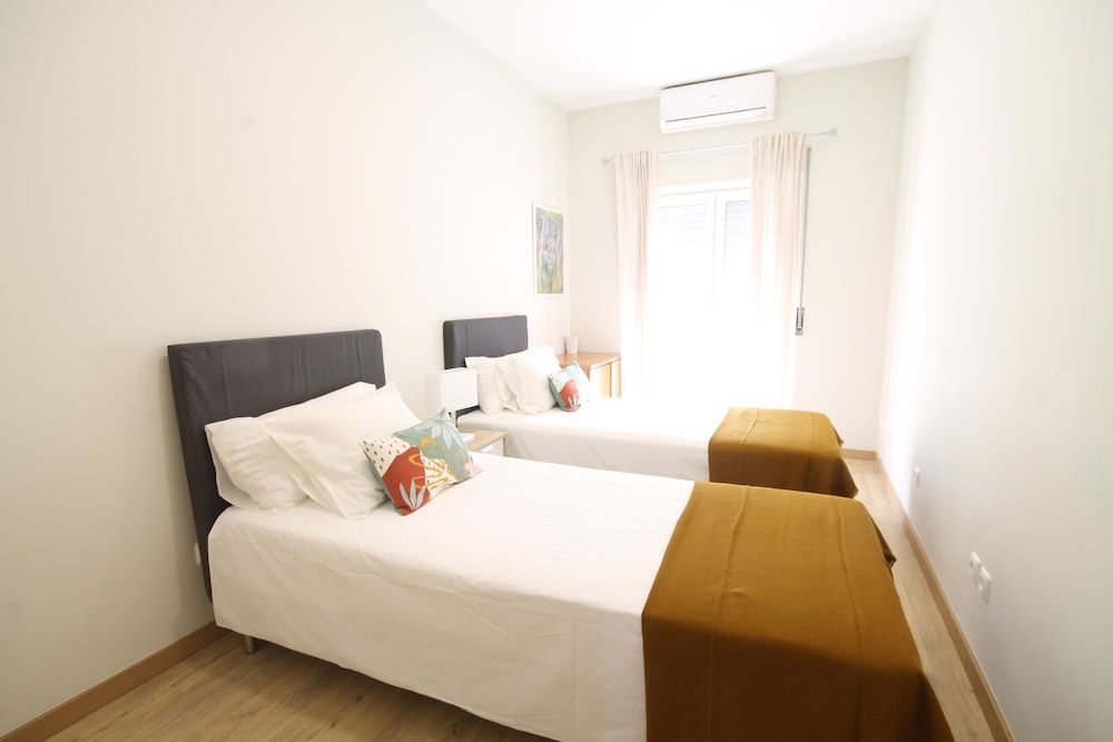 Nice Flat by Quinta das Conchas Apartment 2