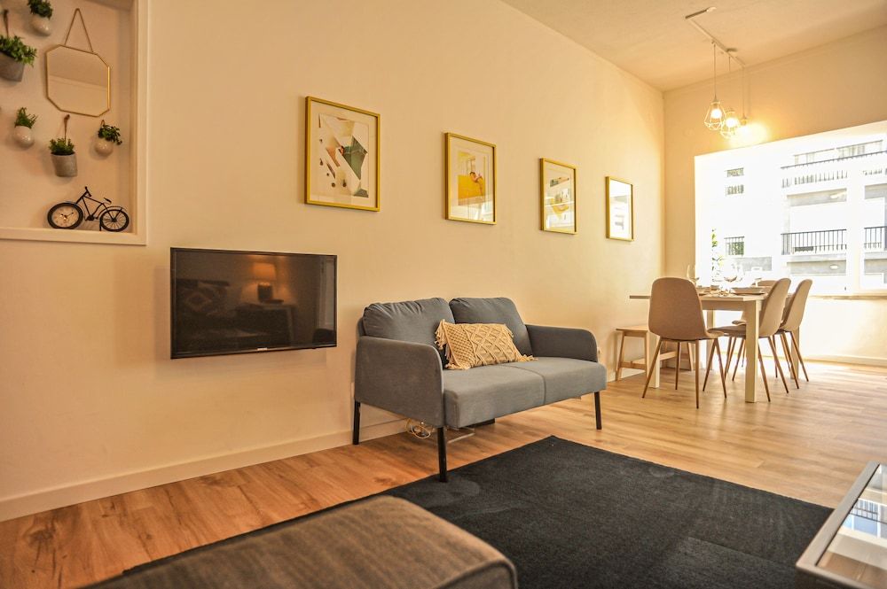 My Fair Lisbon -modern flat with elevator in central Lisbon Apartment, Private Bathroom (2) 9